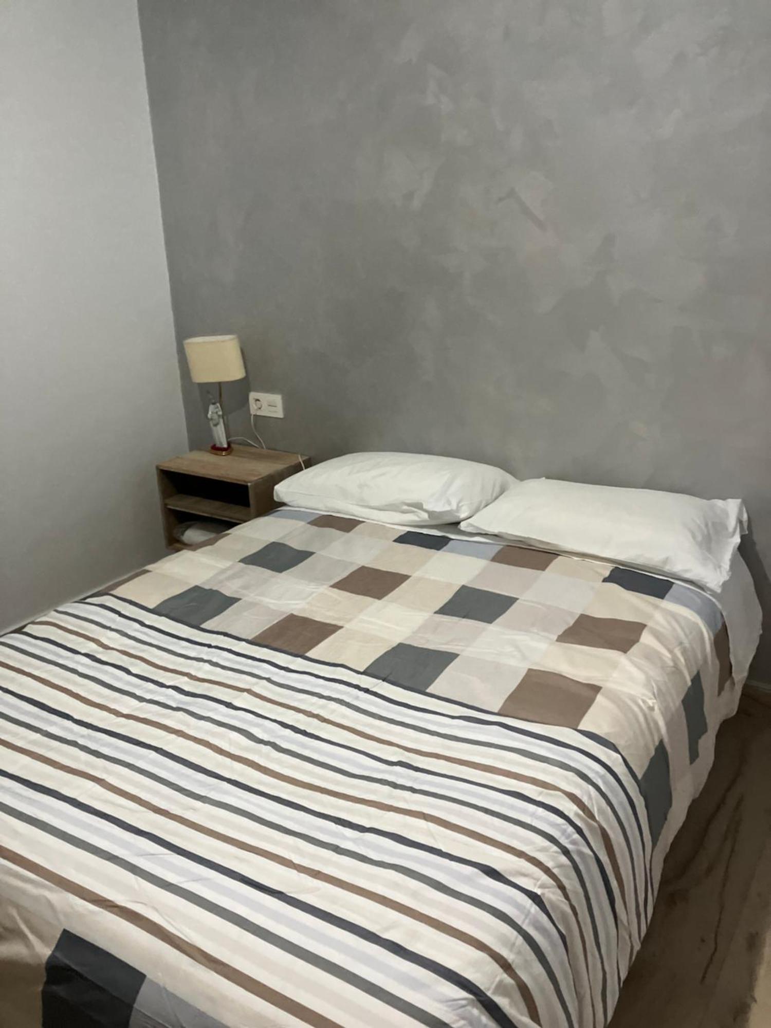 Apartamento En Camino De Ronda De Dos Habitaciones Y Salon Granada Buitenkant foto